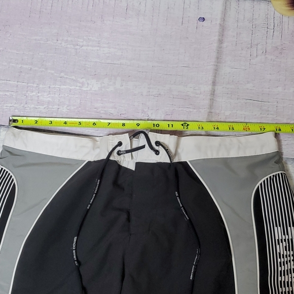 Men's Armani Exchange Hybrid Shorts - Picture 9 of 9